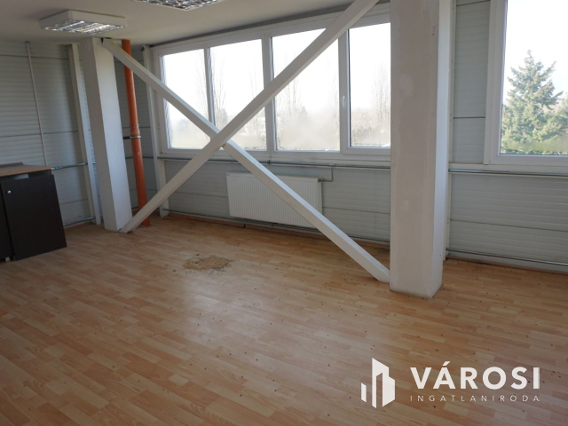 Közel 1000 nm-s ipari csarnok Nagykanizsán