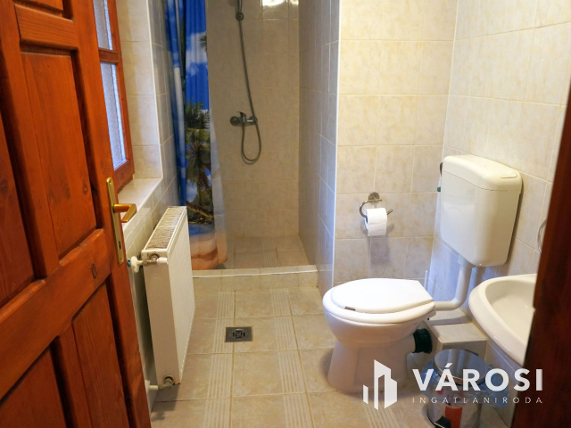 Fogadó alternatív fűtéssel a gyógyfürdő mellett