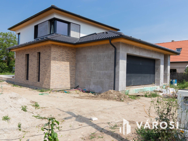 Minden igényt kielégítő újépítésű családi ház
