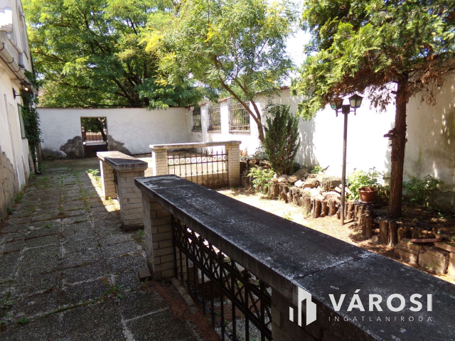 Ipari övezet szomszédságában üzleti lehetőség