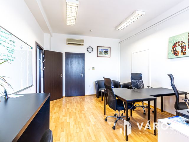 Kiadó 54 m2 alapterületű iroda modern irodaházban