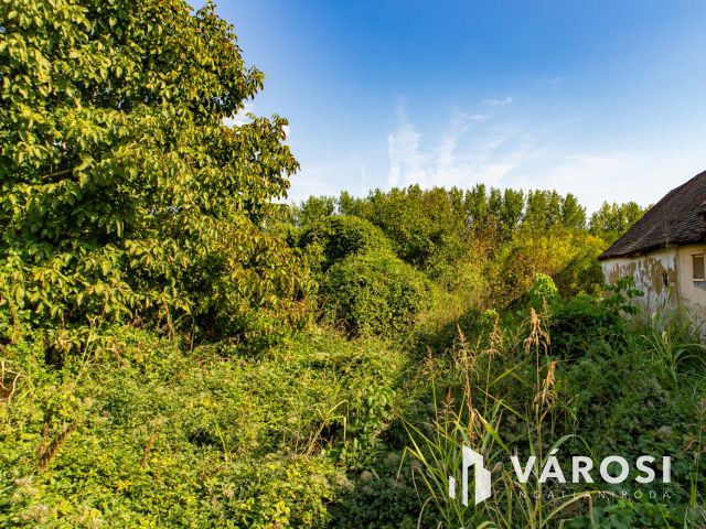 Belterületi telek Bárban eladó