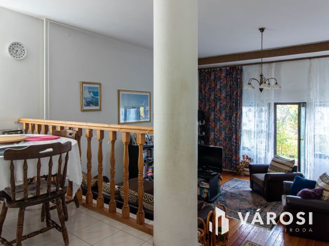 Kertkapcsolatos sorház Budakeszin