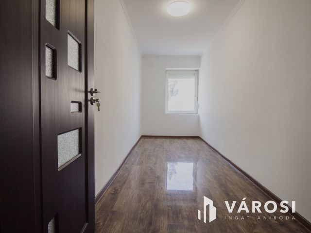 Modern, azonnal költözhető otthon Elek központjában