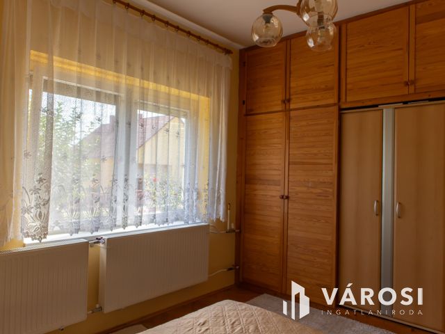 Napelemes családi ház Lánycsók csendes utcájában eladó