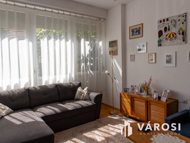 Napelemes családi ház Lánycsók csendes utcájában eladó