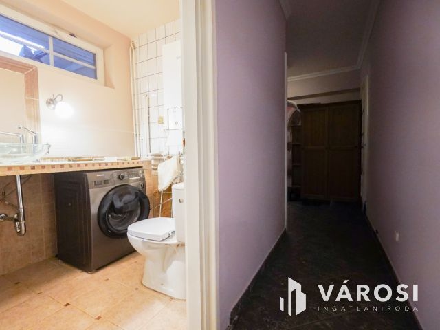 Újszerű családi ház Érden!