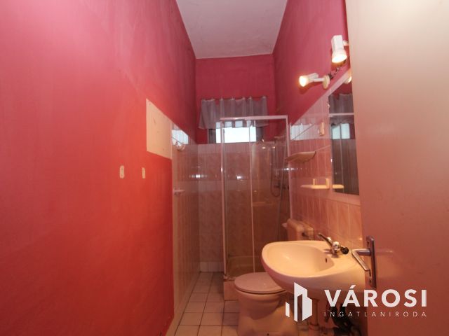 Kis lakás kis kerttel