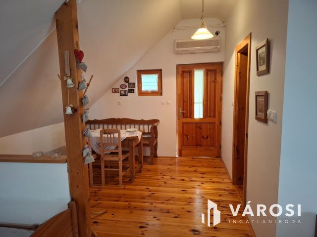 Badacsonyi nyaraló teljes és örök balatoni panorámával eladó