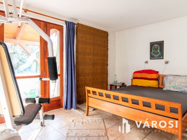 A múlt hangulata, a jelen kényelme Tinnyén