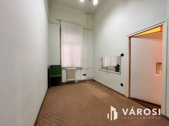 Erkélyes, galériázható lakás  a belvárosban - ne hagyja ki!