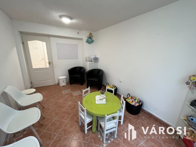 Debrecen Nagyerdő nagyon frekventált részén, rendelő!