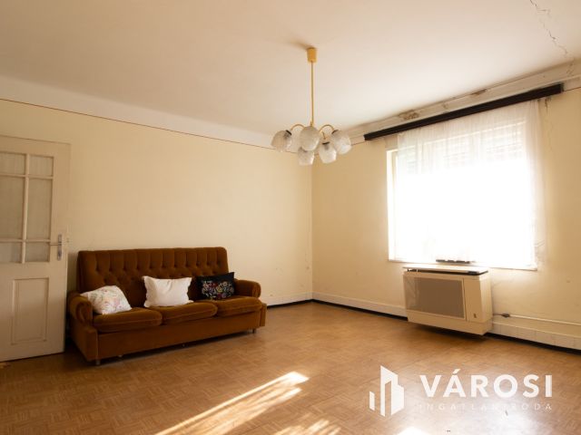 Csend és tágasság - fejleszthető ingatlan Csőváron