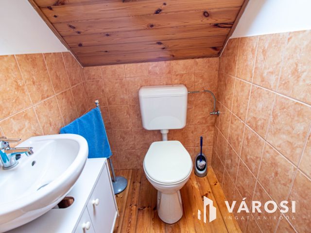 Állandó lakhatásra, de vendégháznak is ideális