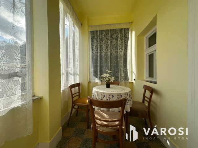 A falu csendes részén, felújítandó családi ház eladó!