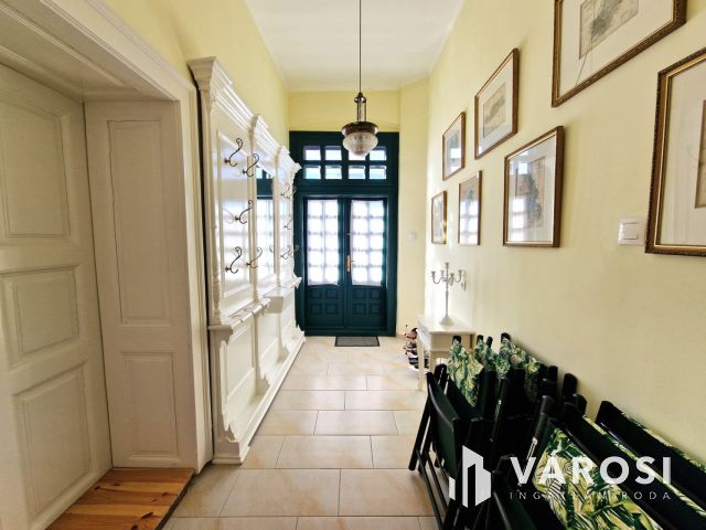 Hangulatos vidéki kúria a Sebes-Körös közelében