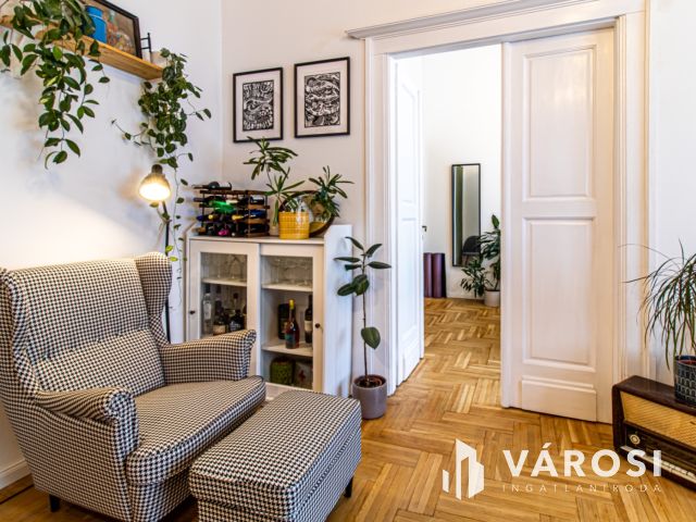 Napfényes és stílusos lakás a Belgrád rakparton