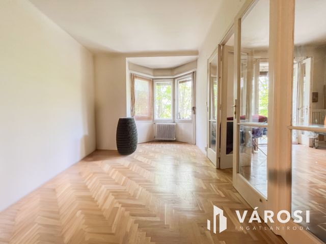 Több lakásra bontható szenzációs elhelyezkedéssel!