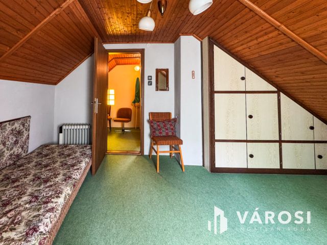 Két telek, egy nyaraló és sok-sok gyümölcsfa Szanazugban