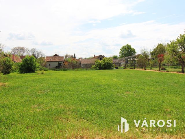 Hangulatos háromszobás ház, csendes környéken