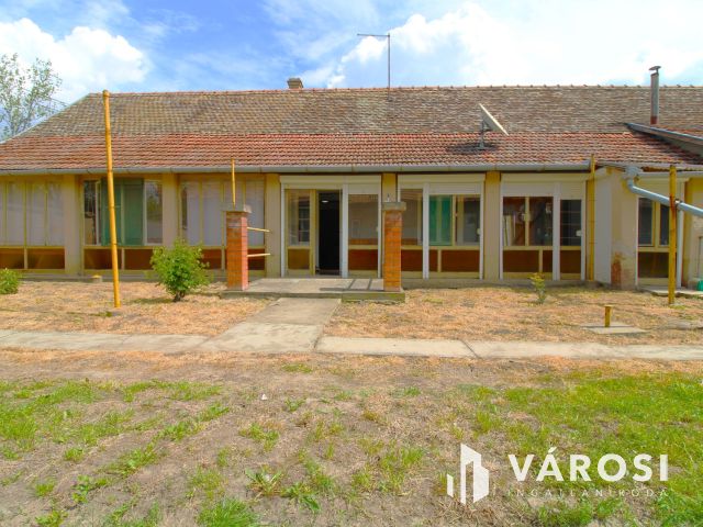 Hangulatos háromszobás ház, csendes környéken