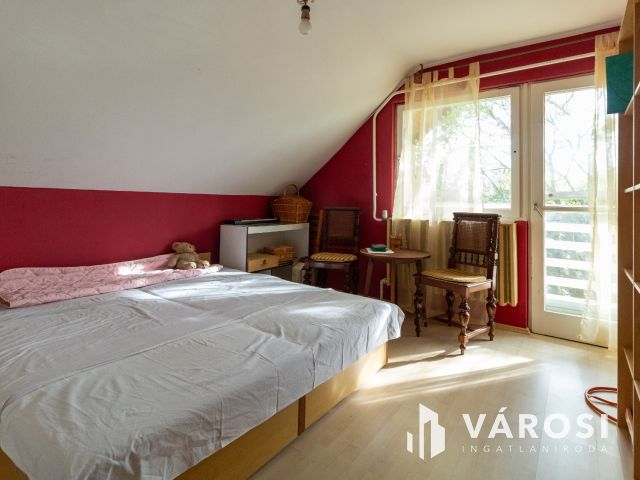 Kétszintes ötszobás-tégla falazatú családi ház Jamina elején