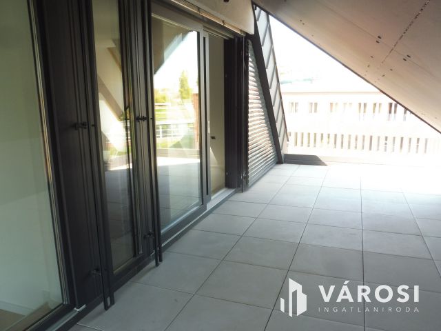 5 Csillagos penthouse Újszegeden Kiadó.