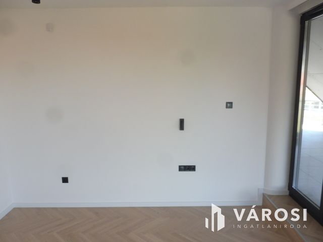 5 Csillagos penthouse Újszegeden Kiadó.