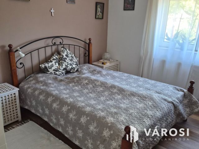 Eladó igényesen felújitott családi ház Ráckevén