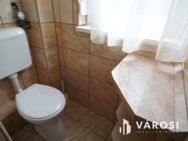 Kiadó erkélyes lakás a Bartókban