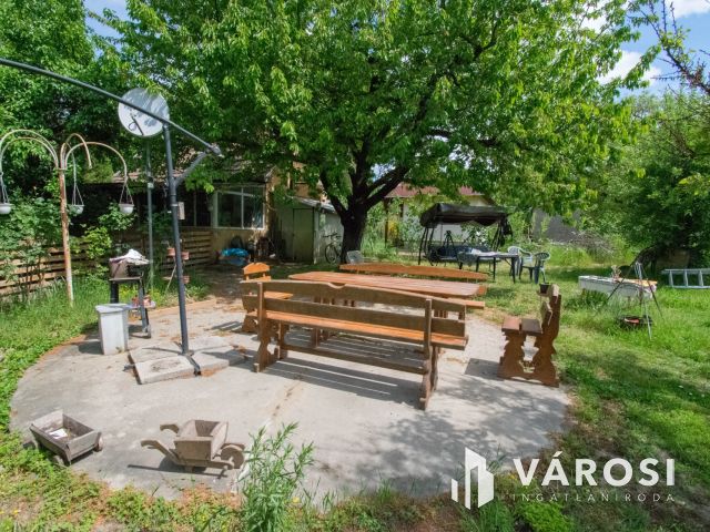 Eladó nyaraló + szomszédostelek Kalocsa–Meszesi Dunaparton!