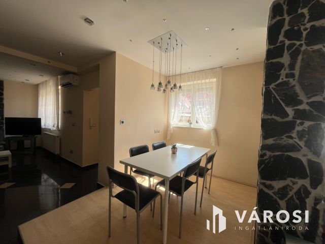 Debrecen Belváros Simonffy Utcai 3 Szoba Nappalis Lakás!!!