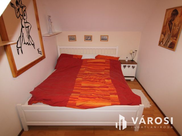 Hangulatos ház, szép környezetben.