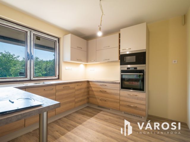 2 generációnak ideális ház, 80%-ban felújítva